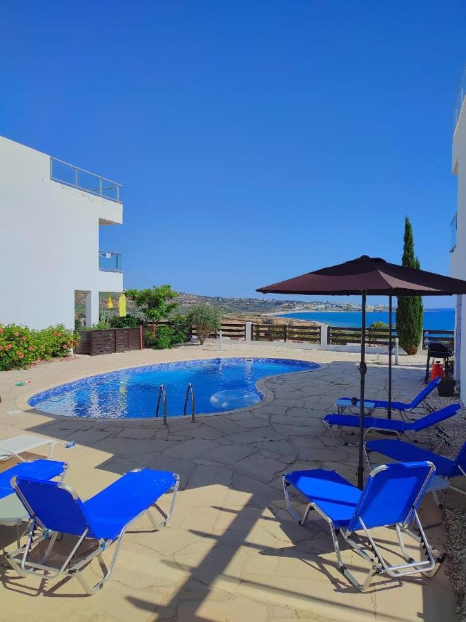 3 Bedroom Seaview Direct In With Pool